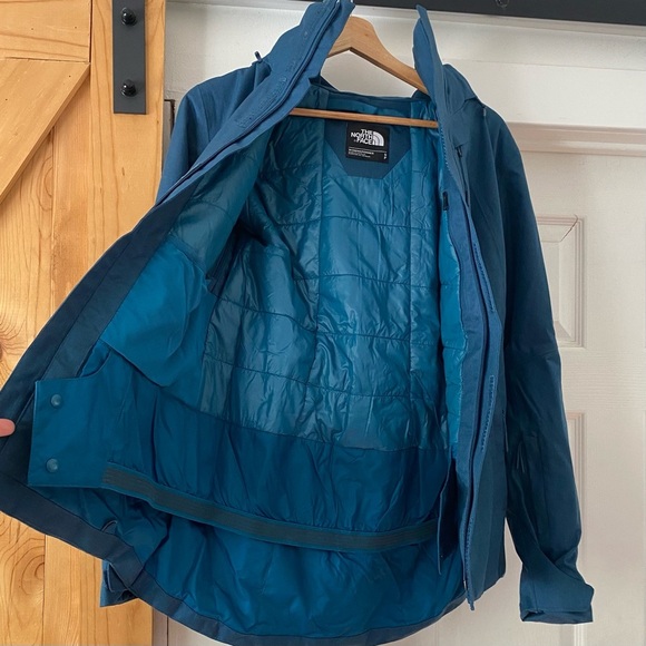 The North Face Women’s Blue Gatekeeper Jacket - Picture 9 of 13